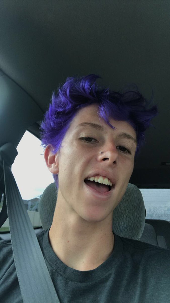 321n0ah's tweet photo. Fun fact my hair is a mood ring https://t.co/vBqsqKY7dB