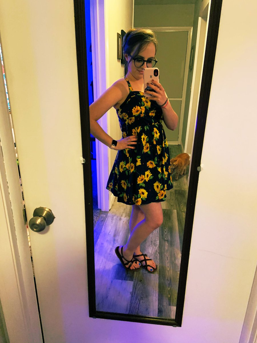 Javott42's tweet photo. FEELIN CUTE AND SUMMER-EE https://t.co/KdqMOzY845