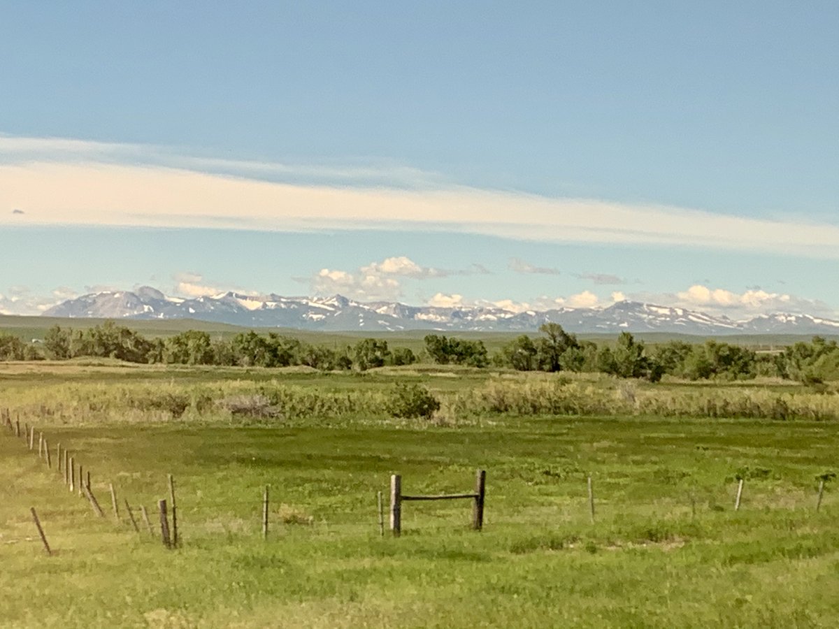 21/ Monday, June 22. We made the Empire Builder with 4 whole minutes to spare (it was on time, and I expected a delay). The first 90 minutes was an absurdly scenic trip through mountain valleys, followed by about another 30-40 minutes of distant snow-topped mountains.