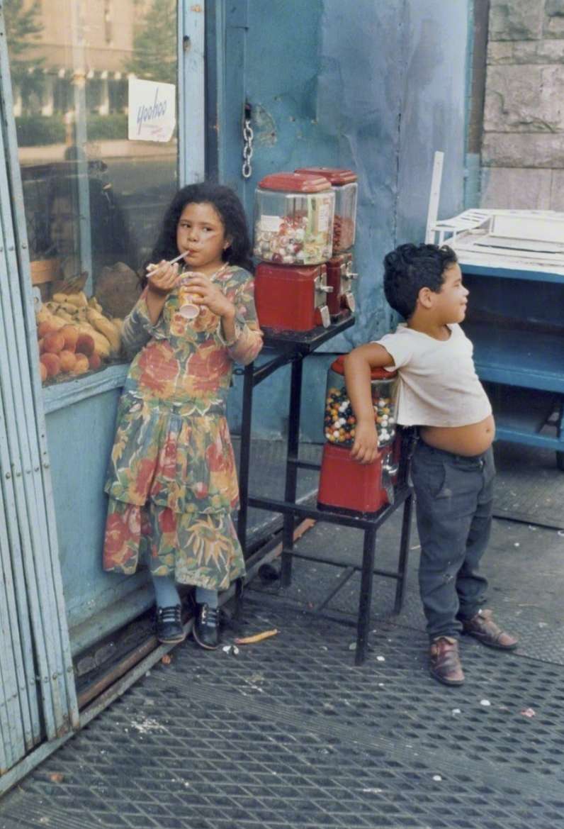 #PhotoOfTheWeek is one you might recognize from your photography textbooks! Helen Levitt, "New York," 1971. This is an original dye-transfer print, signed. 22 x 18.5 inches framed, the print itself measures 13.5 x 9 inches. Available through Schneider Gallery!