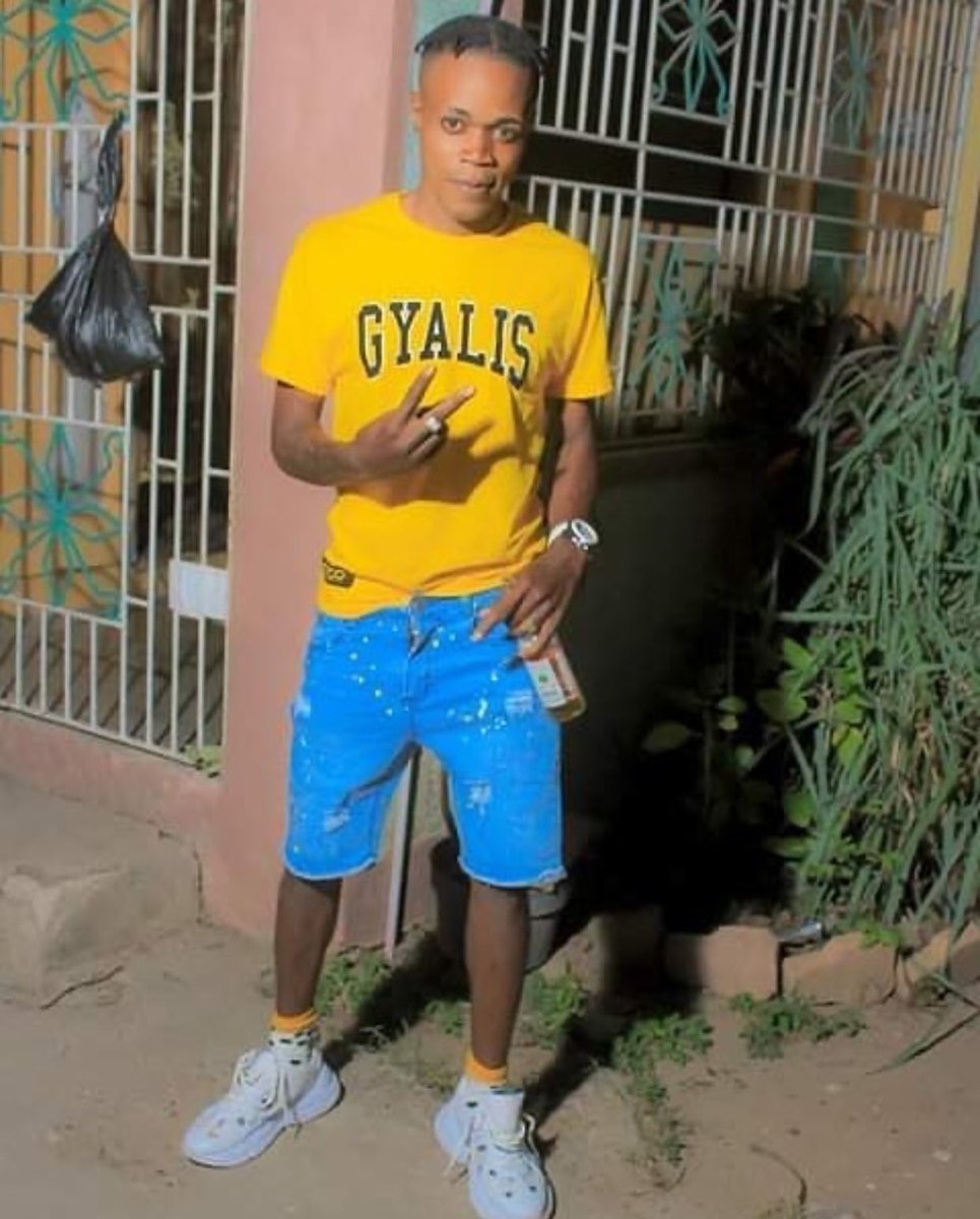 it would be amazing if you could share this around my cousin went missing june 29 2020. He was last seen in waterhouse making a delivery, his name is Romario stewart (chargie), if anything comes through contact my aunt at (876) 377 3750