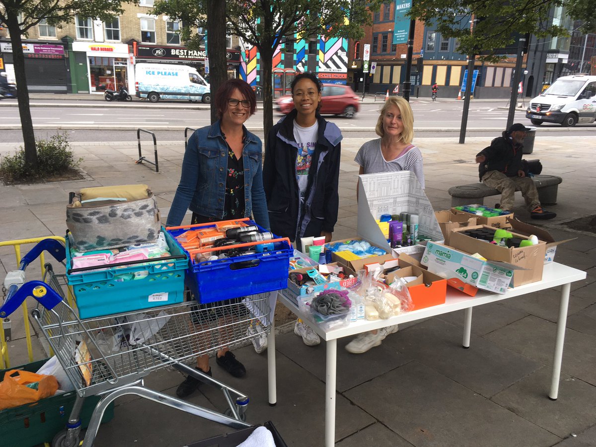 LFBTowerHamlets's tweet photo. #vibing down at Old Street Shoreditch #HomelessOutreach. A real #community vibe built over 18 months AND through #Covid Lockdown! Feeding 15 people originally now feeding upwards of 125 people with 200+ meals, #hotfood #packedlunch @HoxtonWestAid toiletries for the streets. https://t.co/thslqLV9q7
