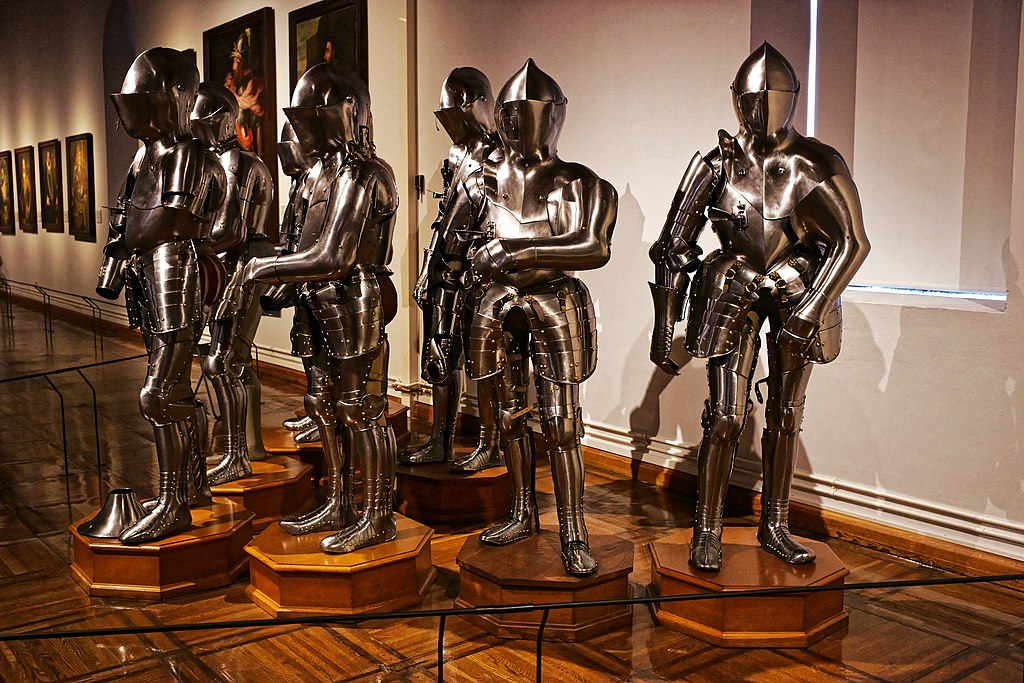 He managed to get more than 120 original harnesses, mainly from military commanders. Eight of the original armours, on display today, still bear witness to history, in the initial 16th century tall wooden cabinets.