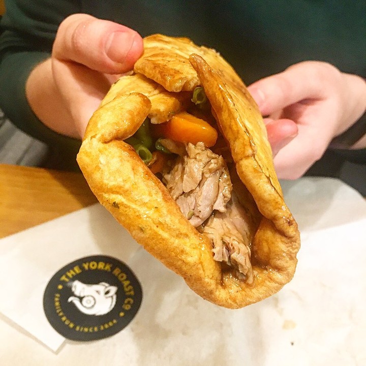 TheYorkRoastCo's tweet photo. Roast dinner wraps will be back in #York, Low Petergate on Saturday from 11am!! 🙌🏻🙌🏻
#LowPetergate opening hours will be as follows:
Monday - Thursday - 11am to 8pm.
Friday & Saturday - 11am to 1am
Sunday - 11am to 8.30pm https://t.co/sQYREG2wx6