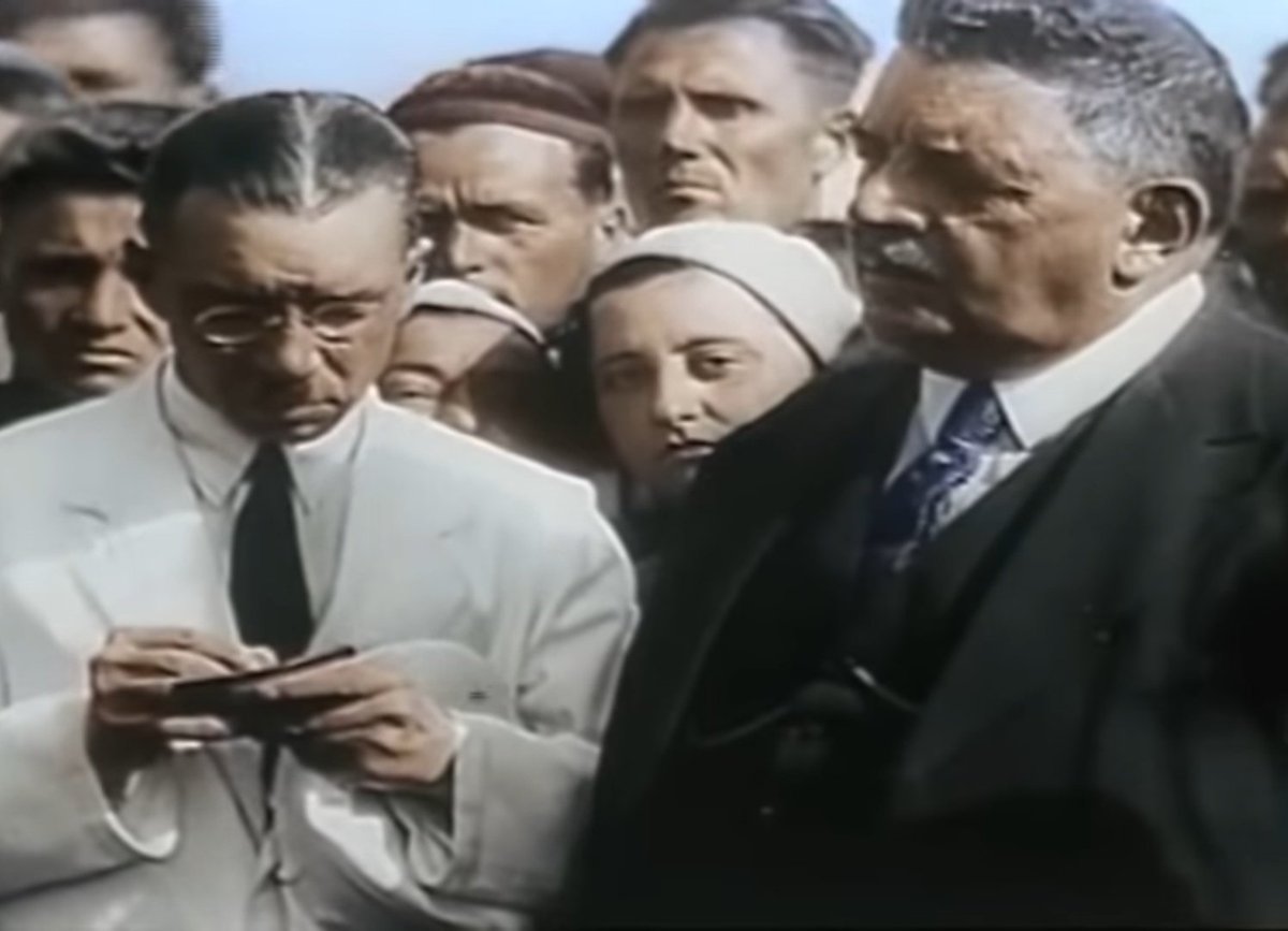 Em setembro de 1933 uma delegação francesa liderada pelo deputado Eduardo Gueriot visitou a Ucrânia soviética fazendo uma viagem de trem pelo território. +