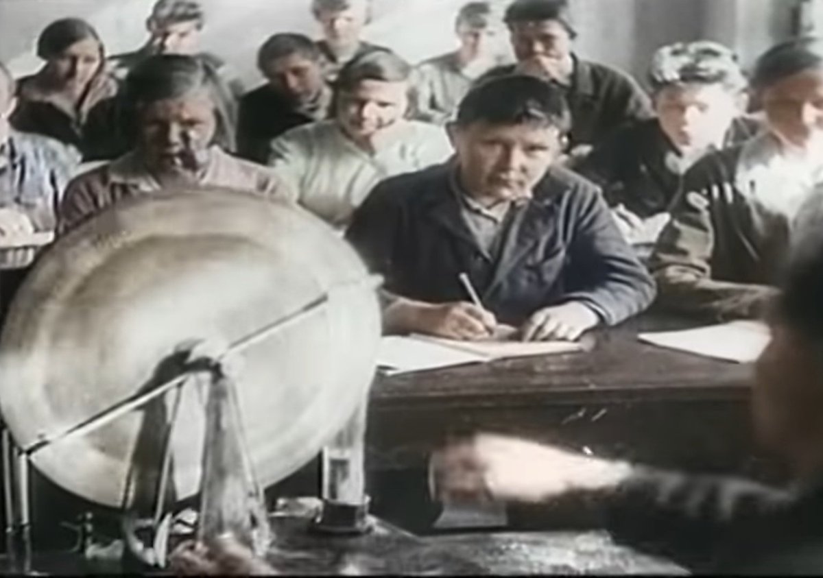 O que eles viram foram trabalhadores felizes, campos verdes, ruas e cidades limpas. A delegação ficou admirada com o sucesso e bem estar do povo russo, e as imagens que eles viram era o que era mostrado no exterior. +