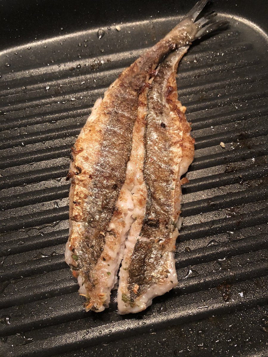 cherry_cec's tweet image. Cuando #cocino me olvido de todo.
🍽   🔪

Solo somos yo y los ingredientes😌