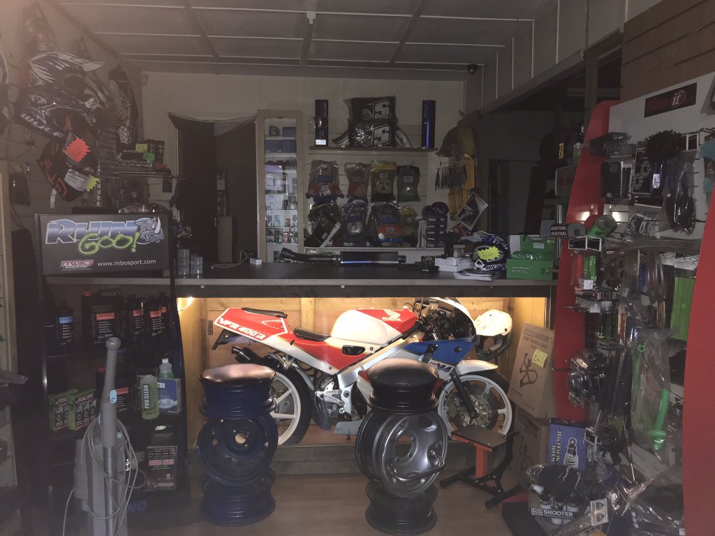 Glen phillips tweet media