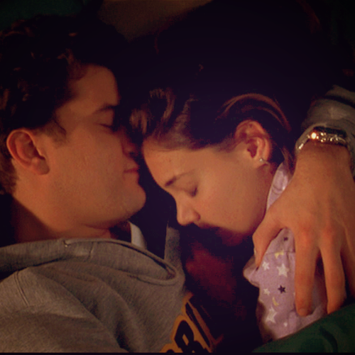 delelunas's tweet photo. For all Pacey and Joey shippers here are the links for download and watching for all #Jacey scenes from all seasons, including deleted scenes:

Mega: https://t.co/DmRhOO7tBE

GD: https://t.co/vSiyZxIk58

Credit goes to my amazing friend Kas who made this possible ❤️ #PaceyandJoey https://t.co/a1qb3eqbSK