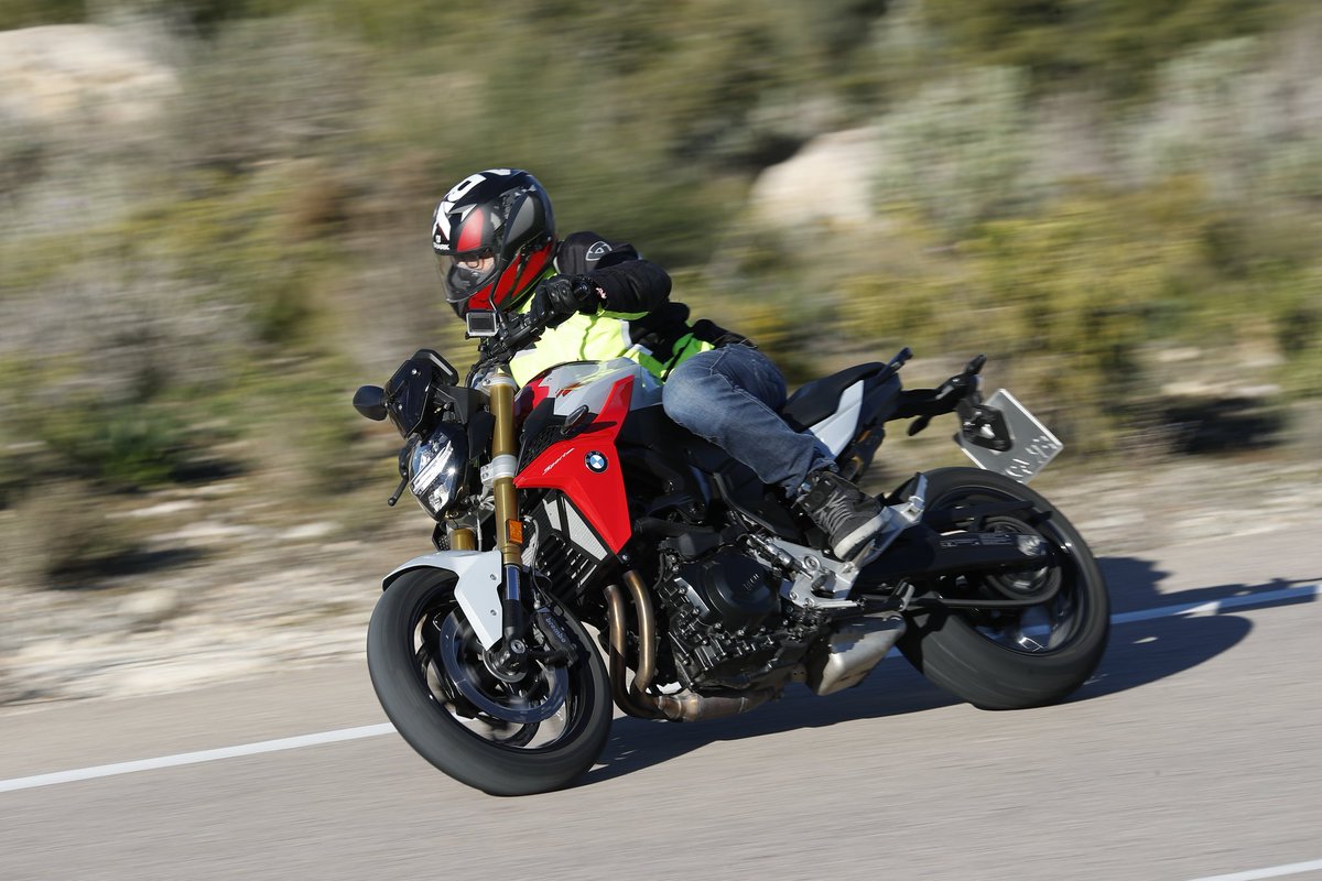 lalospeedr's tweet photo. Ese hermoso vínculo que existe entre hombre y máquina; esa conexión cuasi inexplicable, que te permite danzar en cada curva y reacción, solo se le puede llamar de una forma: #sinbiosis 

#bmwmotorrad #f900r @BMWMotorrad_Mx @BMWMotorrad https://t.co/oZdCVX1O8k