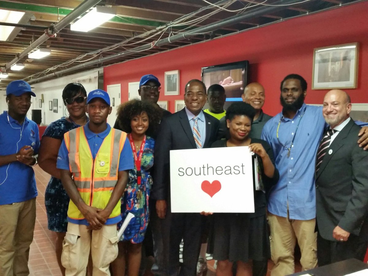 OrangeVo40's tweet image. To our clean teams, great streets, main streets &amp;amp; workers thereof, we achieved the $15 min wage and the living wage of $13.85 for you. We are taking no one for granted and leaving no one behind @OrangeVo40 @VOrangeDC @UFCW400 @DCHotelworkers @32BJSEIU @1199SEIU_MDDC @WTUTeacher