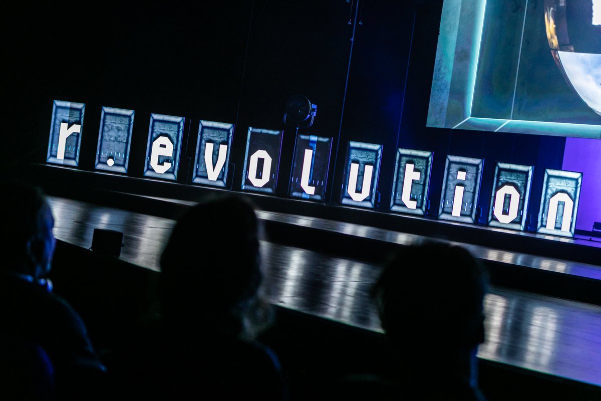 I WAS HERE! 5,5 years <a href="/WorldForum_/">World Forum_TheHague</a> <a href="/GLevents/">GL events</a> it was amazing! Thank you for great projects &amp; beautiful memories. Nu is het tijd voor de volgende stap... vandaag gestart als Senior op de MarCom afdeling bij @Korzotheater en verder met Make &amp; Made #madeinthehague HERE I COME! #zinin