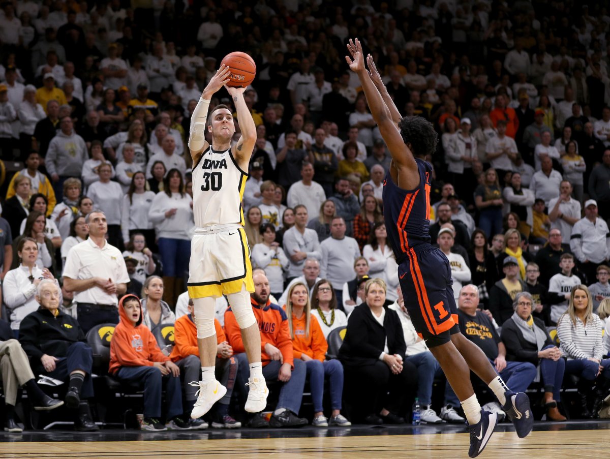 IowaHoops's tweet photo. Congrats to @connor_m30 and @_michaelbaer on being named a @bigten Distinguished Scholar!
Recipients must be letterwinners in at least their second academic year and have a minimum GPA of 3.7 or higher for the previous academic year. ππ»π
#Hawkeyes | #WinGraduateDoItRight https://t.co/DpmvSh8gjr