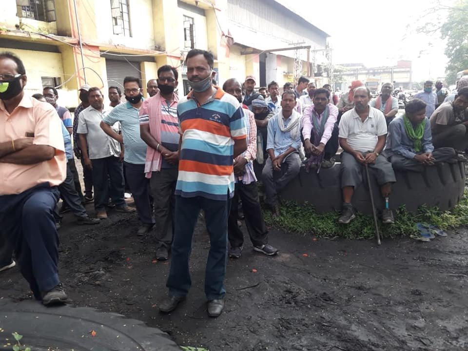 KbSundarmyth's tweet image. #Secular India*#Brand West Bengal*
3-day Coal Strike on 2-4 July against Modi Govt&apos;s #Denationalization bid for Coal Sector to make severe impact on Coal Production.All CTUs incl CITU Unitedly call for #CoalStrike_India. In WB,Coal Mafias have opposed but Strike will be total.✊