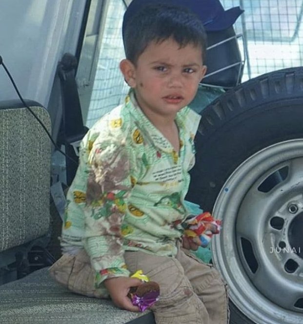 shahaariff's tweet image. Divided by borders United by Pain.

Syria                                     Kashmir