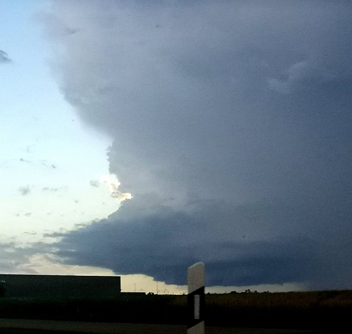 Wouter van Bernebeek (@stormchasernl) on Twitter photo Spectaculaire LP supercell zojuist bij Stuttgart, Zuid-Duitsland. Helaas ging de bui recht boven het Zwarte Woud, maar wat een vangst voor Europese begrippen! ⚡ #onweer #gewitter
<a href="/Kachelmann/">Jörg @kachelmann anderswo: @realkachelmann</a> <a href="/StormHour/">#StormHour</a> @FreiburgerJungs @weermanreinier <a href="/Unwetternetz/">UnWetterNetzwerk</a> <a href="/WetterOnline/">wetteronline.de</a> <a href="/helgavanleur/">Helga van Leur ☀</a> Spectaculaire LP supercell zojuist bij Stuttgart, Zuid-Duitsland. Helaas ging de bui recht boven het Zwarte Woud, maar wat een vangst voor Europese begrippen! ⚡ #onweer #gewitter
<a href="/Kachelmann/">Jörg @kachelmann anderswo: @realkachelmann</a> <a href="/StormHour/">#StormHour</a> @FreiburgerJungs @weermanreinier <a href="/Unwetternetz/">UnWetterNetzwerk</a> <a href="/WetterOnline/">wetteronline.de</a> <a href="/helgavanleur/">Helga van Leur ☀</a>