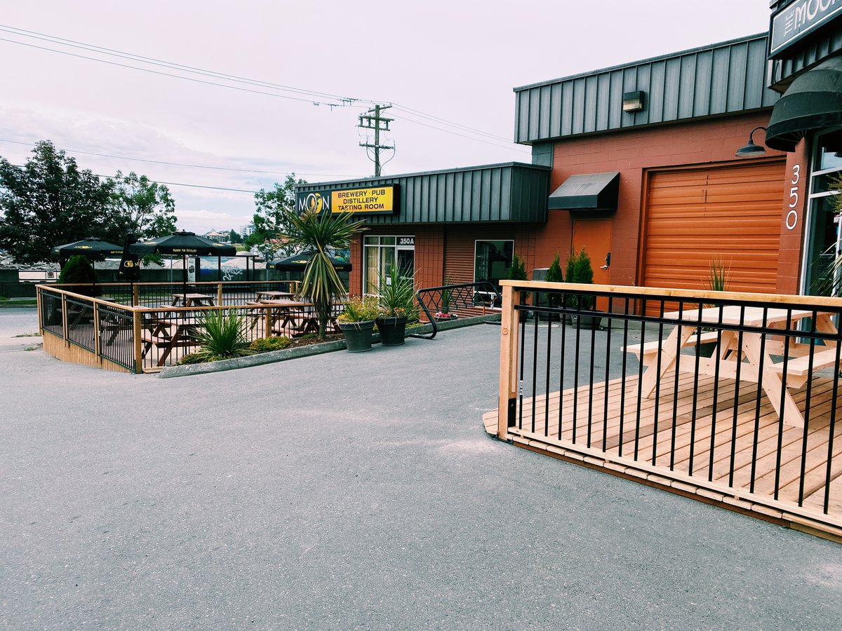 The Moon Under Water Brewery, Pub and Distillery tweet media