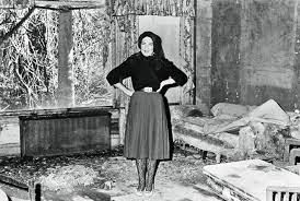 GREY GARDENS - Pourquoi  ces deux femmes se sont-elles enfermées 30 ans dans cette maison  ?  Ecoutez la réponse de notre invitée <a href="/stephaniedesh/">stephanie des horts</a> <a href="/AlbinMichel/">Albin Michel</a> 
Pour écouter le direct, rendez-vous ici rtl.fr/direct