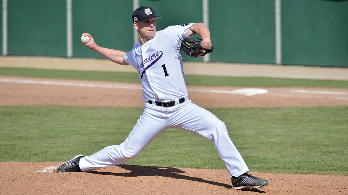 Holy Cross Athletics tweet media