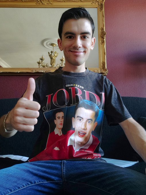 Brazzers 90's Tee!! LIMITED EDITION ❤🔥  Out now at The Brazzers Store 👉 https://t.co/9yIOgHqPhH https://t<a href="/tag/zz"class="tags"><span>#zz</span></a>