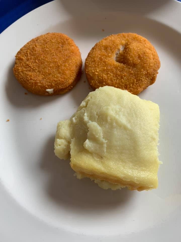 RgcBattle's tweet photo. @SodexoUK_IRE think this acceptable to feed children on @RMCH_Ward84. Cancer children are seriously ill and often really struggle to eat but are in desperate need of nutrients, would this encourage you to eat?@jamesmartinchef @jamieoliver @HairyBikers @GordonRamsay @MENnewsdesk https://t.co/mNwUpXbdH7