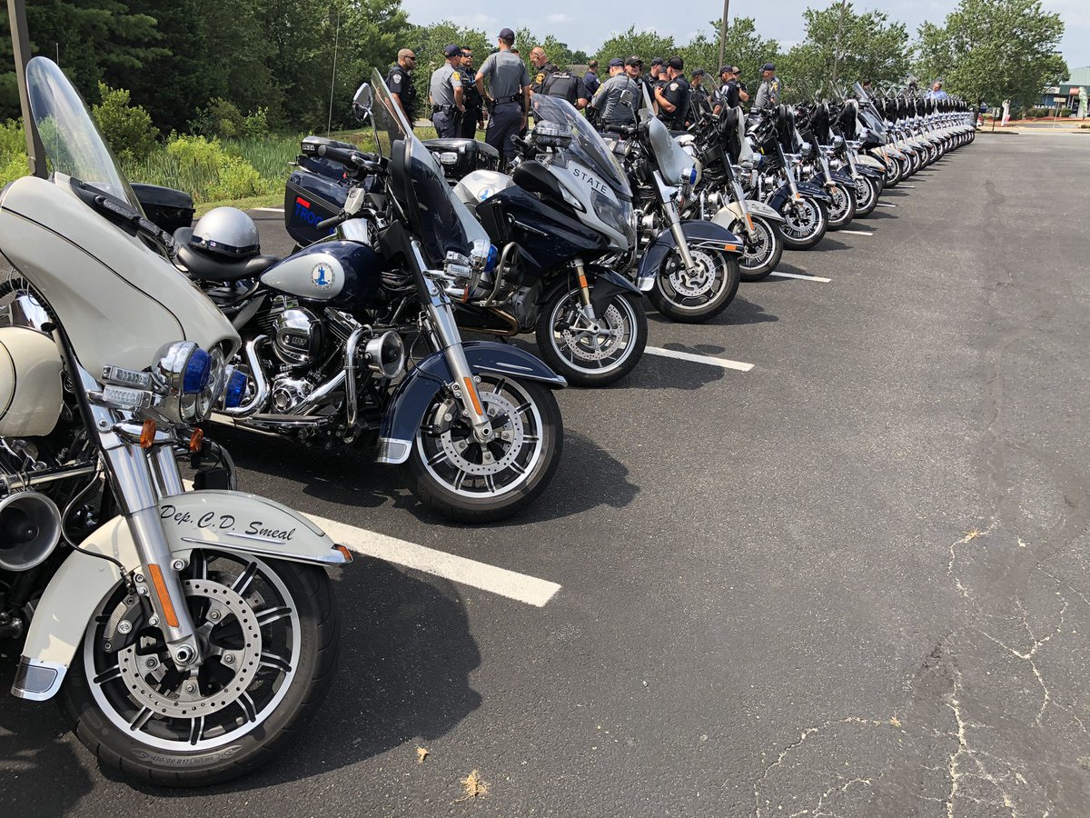 a362moore's tweet photo. Thank you to my agency MWAA-PD, Arlington PD, Spotsylvania SO and VSP for escorting my Dad to his final resting place in Arlington National Cemetery. It was such an honor! I can’t say thank you enough. https://t.co/MqXKvrGqvB