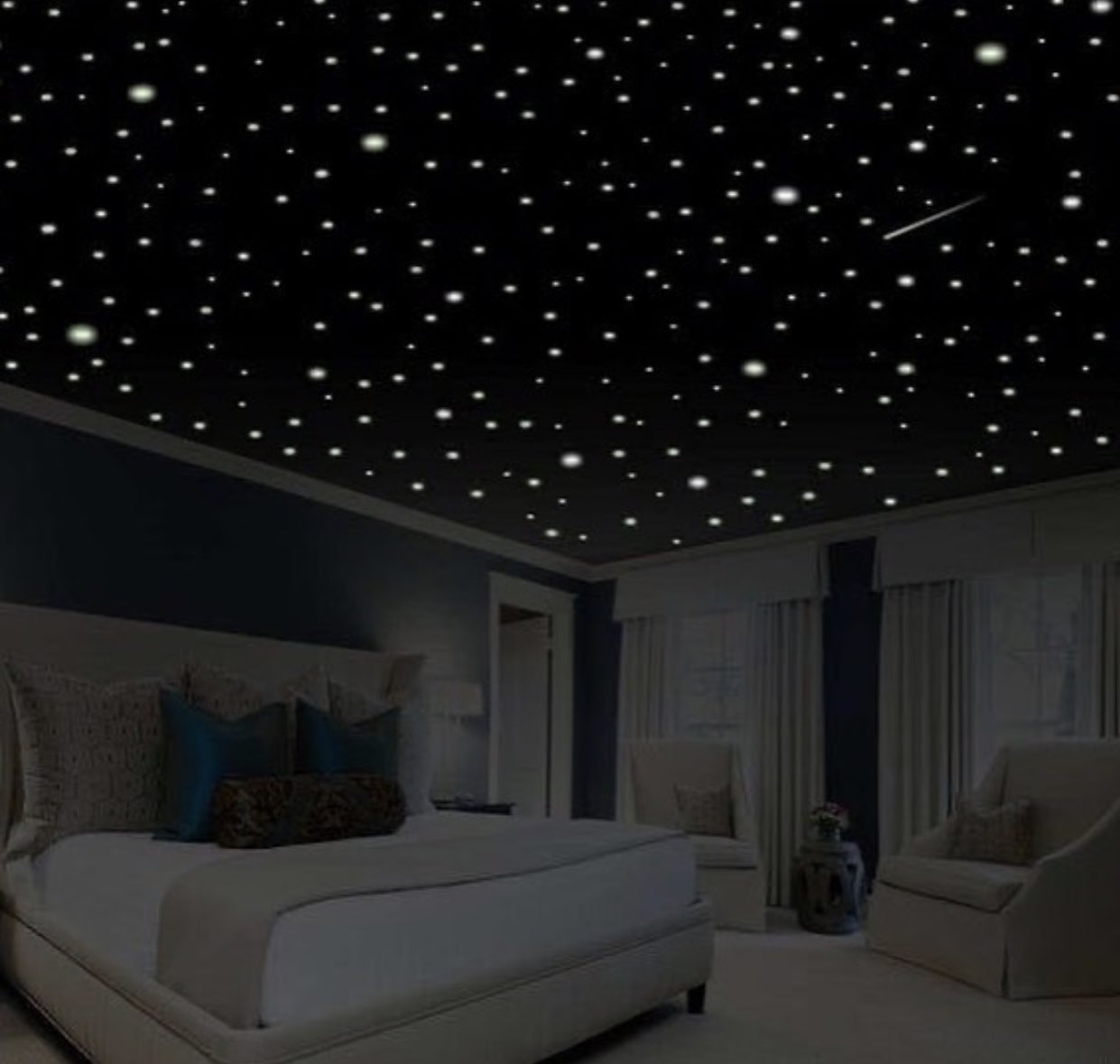 بدر ناصر الهدابي Twitterissa كنوع من التغيير بتوفير اضاءات تعطي لغرف النوم شكلا مختلفا و كانك تشاهد سقف مفتوح إلى السماء و به نجوم هذي النوع من الإضاءة موجودة في امازن رخيصة