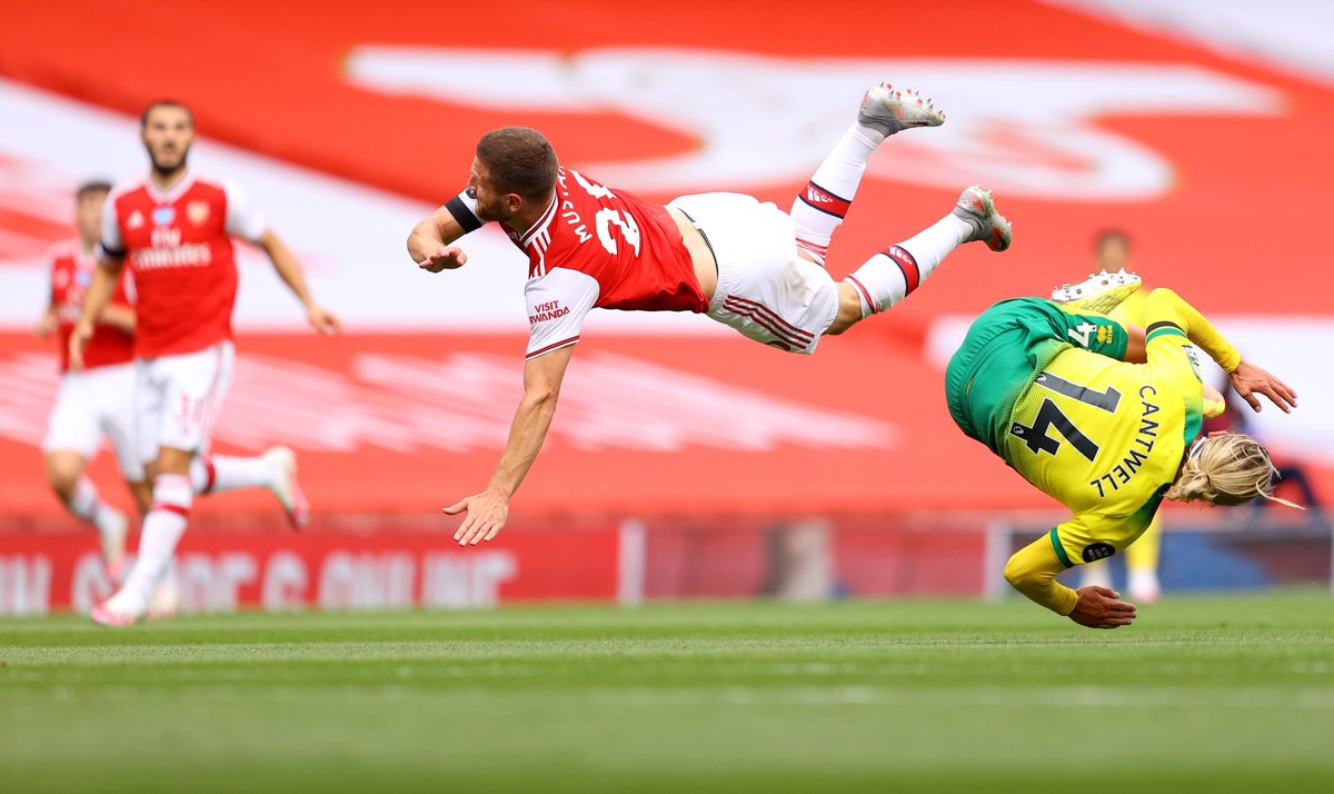 MustafiOfficial's tweet photo. Failed in trying the @Aubameyang7 celebration 😂, but more important are the three points 👊🏻 #SM20 https://t.co/ES5Vva2Lf3