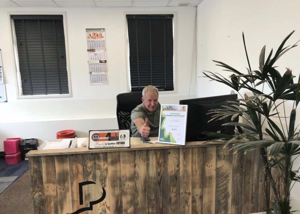 Trots op onze klant <a href="/DuoBo_nl/">DuoBo</a> met een  #Greenworks #omzetpercentage <a href="/Raab_Karcher/">Raab_Karcher</a> van ruim 45%. <a href="/John_Suijkerb48/">John Suijkerbuijk</a> bedankt voor de uitreiking aan #PaulDeurloo. Keep on the good work👍