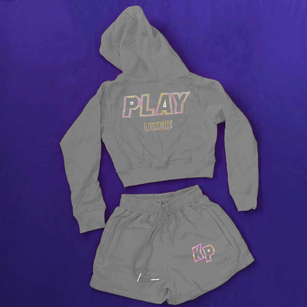 It cost $0 to retweet my small business &amp; help it grow 🍊🖤