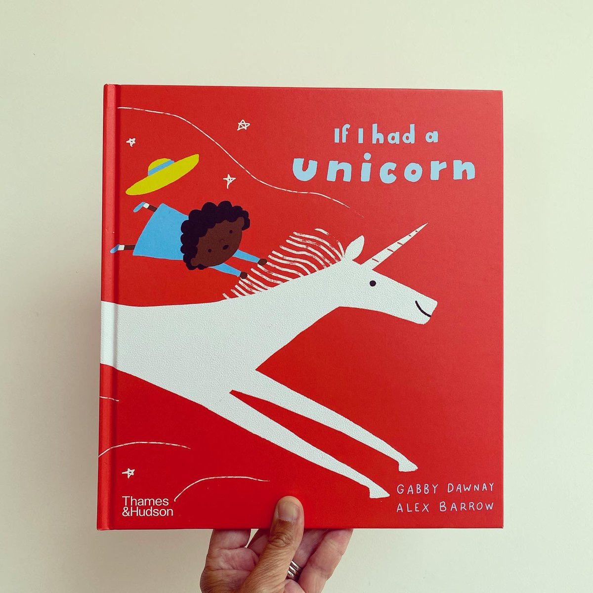 bookgiftblogger's tweet photo. Another magical and lyrically jaunty read #ifihadaunicorn by @GabbyDawnay & #alexbarrow is the perfect bedtime story. A creative tale filled with everything imaginable for the best fairytale recipe @thamesandhudson https://t.co/jyxKz2vGjh