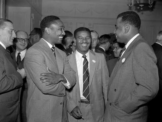 ppushp7's tweet image. Last of three W's passes away.
R.I.P @windiescricket #Cricket Everton #weekes still holds the record of five consecutive centuries in test cricket. @gulu1959 @ICC @bhogleharsha @bbctms