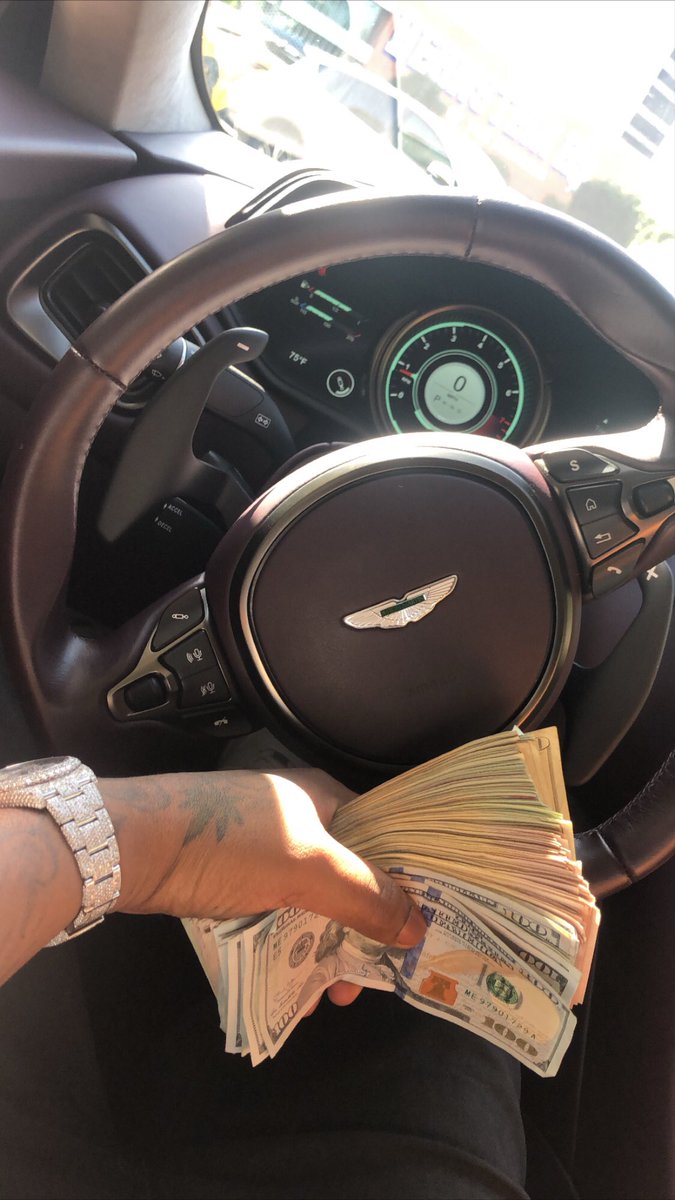 BalloutGlooo's tweet photo. Last Seen in LA https://t.co/TtCi5VL9uW