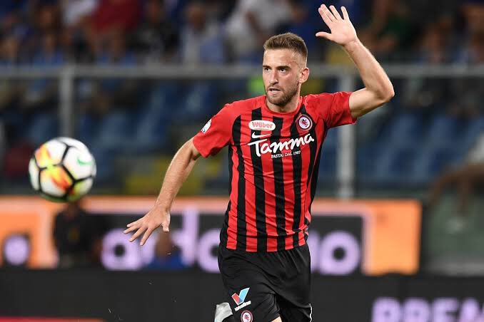 [COMENTE] Como você avalia a contratação do zagueiro brasileiro Alan Empereur?