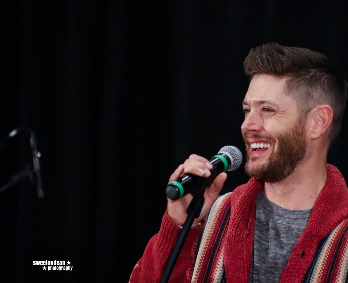 i know that some of you don't like this sweater BUT LISTEN, he looks so soft so idc