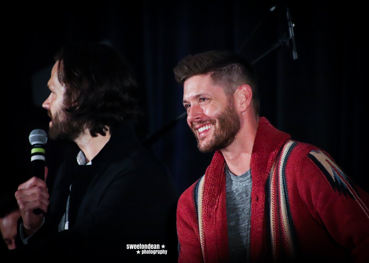 i know that some of you don't like this sweater BUT LISTEN, he looks so soft so idc