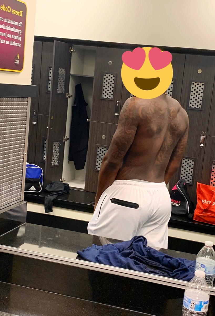 IsThatMyQUE's tweet photo. #HUMPDAY WHO THIS 😜😜 https://t.co/qYvWvdiRRK