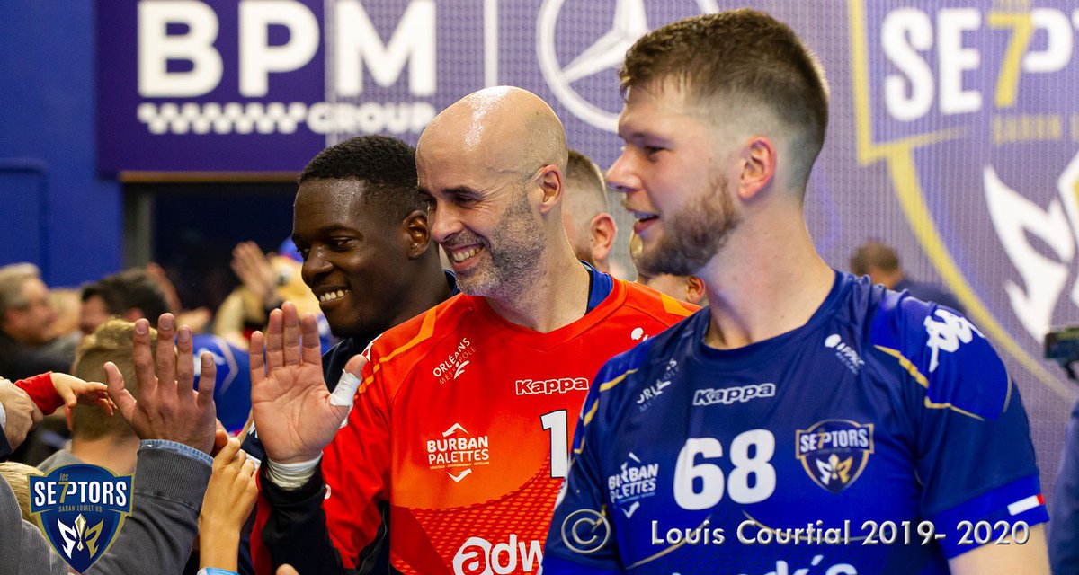 Hier, c'était mon dernier jour en tant que joueur de Saran.
Je voudrais remercier tous les support, les bénévoles, toutes les personnes qui gravitent autour du club, mes coéquipiers, le staff et les deux présidents pour ces dois années. Je souhaite le meilleur au @Saran_Loiret_HB