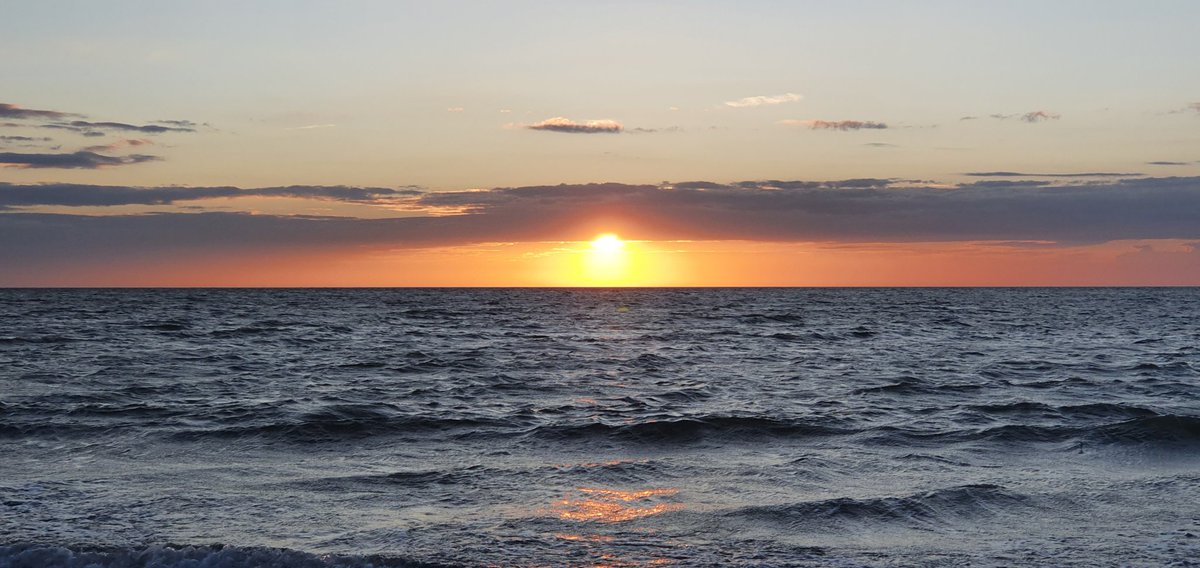 Havenlust's tweet image. Sunset One Minute Ago 🌞☀️