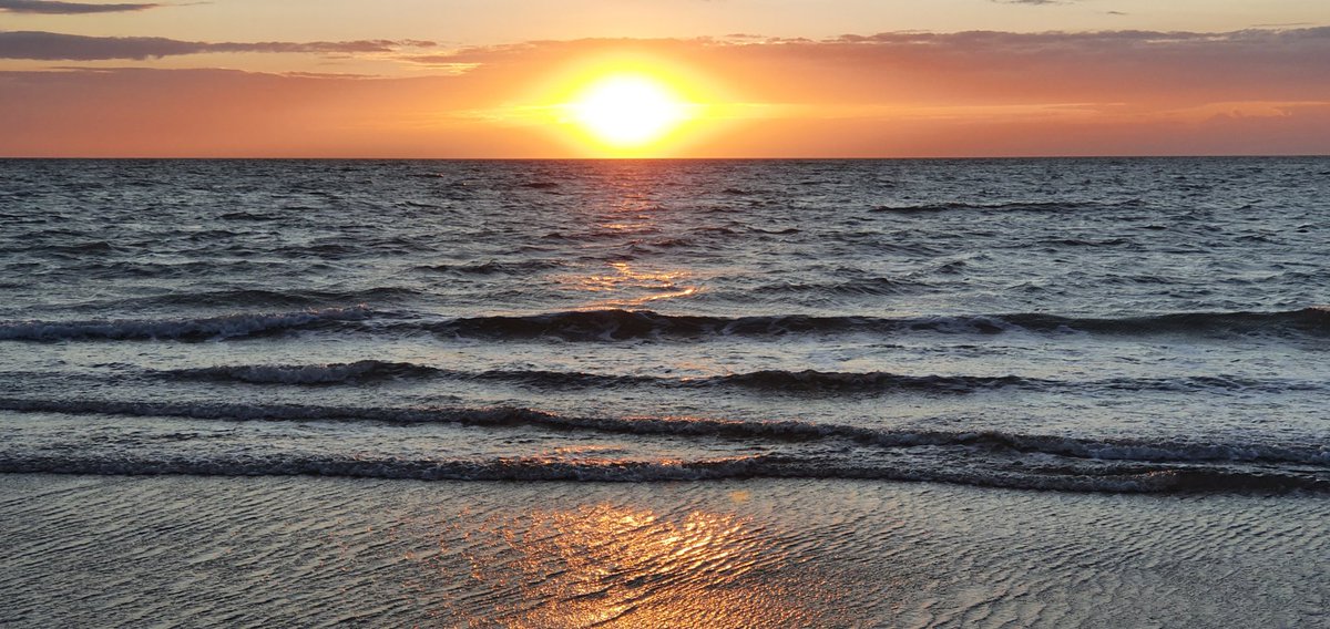 Havenlust's tweet image. Sunset One Minute Ago 🌞☀️