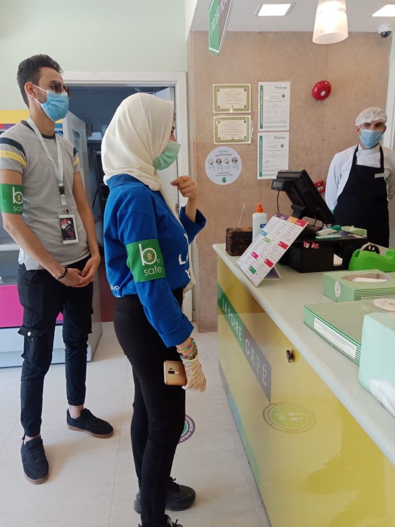 #وزارة_الشباب_be_safe
قامت الفرق الكشفية والإرشادية والجوالة وانديه التطوع وبرلمان الشباب بتوزيع الكمامات على المصلين   قبل دخول دار العبادة و كذا المشاركة في تعقيم المساجد و الكنائس  بالعديد من المحافظات