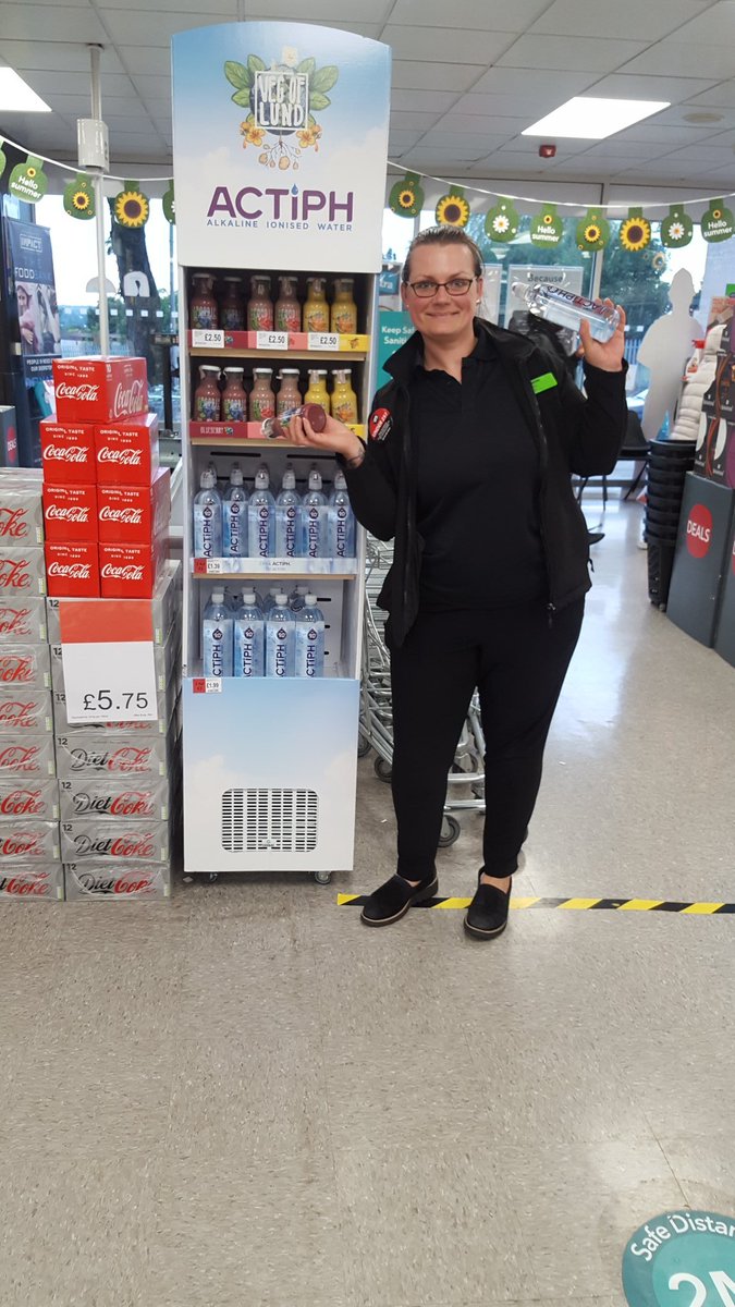 Our new Coolio chilled FSDU in situ for the new Actiph water and My Foodie Smoothies. Simply great for the warm summer weather.🌞 <a href="/mycoopfood/">Central Co-op Food</a> <a href="/vegoflund/">Veg of Lund</a> @ACTIPHWater <a href="/Adrian765Dunn/">Adrian Dunn</a> <a href="/Ryanhigg11/">Ryanhiggins</a>