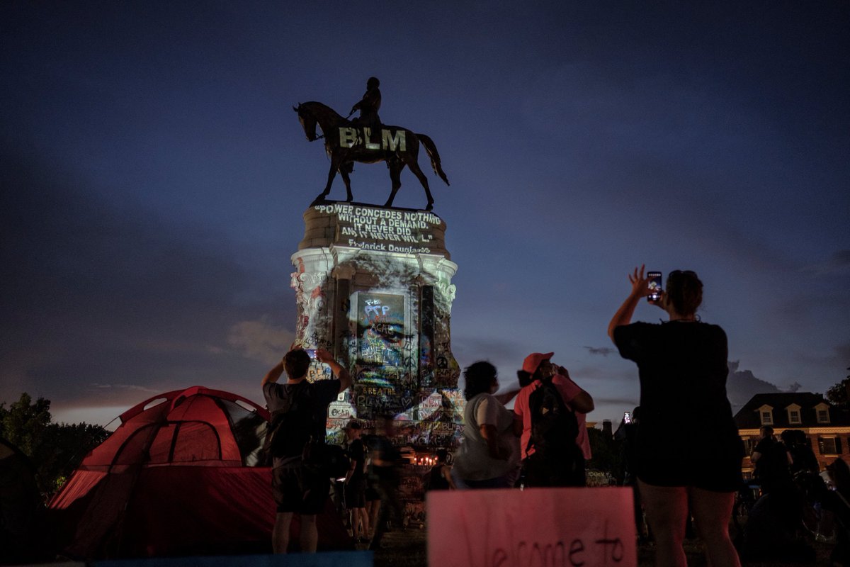 Robert E. Lee monument in Richmond, photographed last month by Carlos Bernate of The New York Times:
