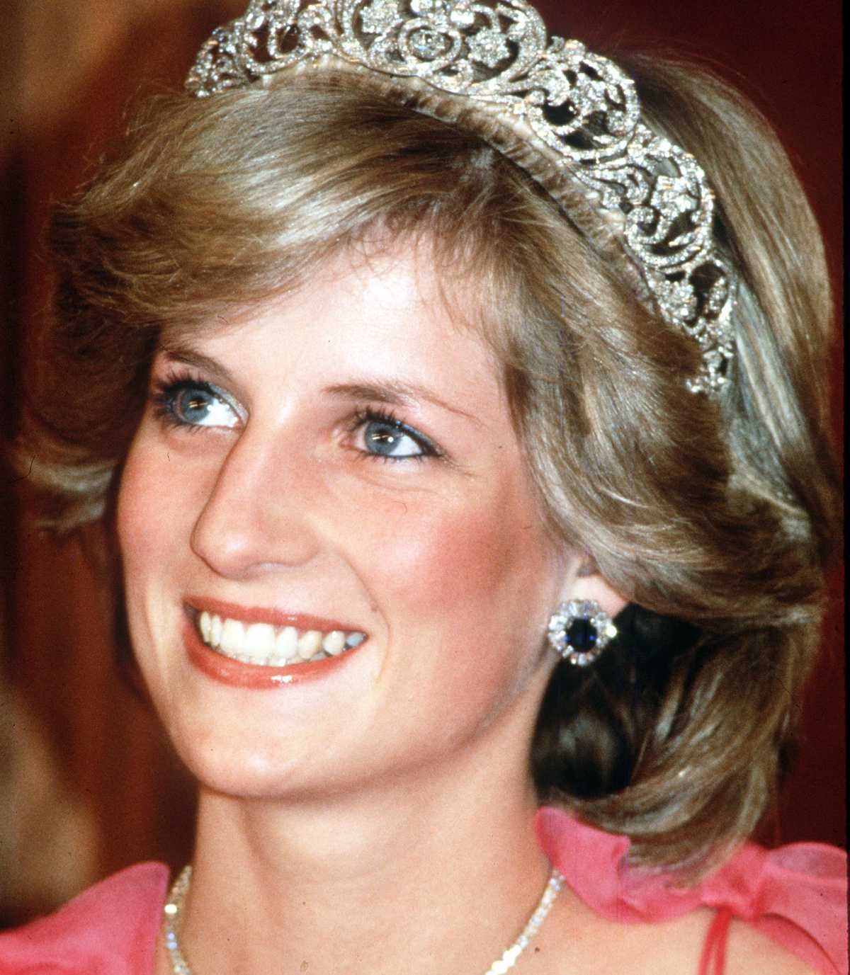 Happy Birthday to the Queen of Hearts, Princess Diana born 1st July 1961. 