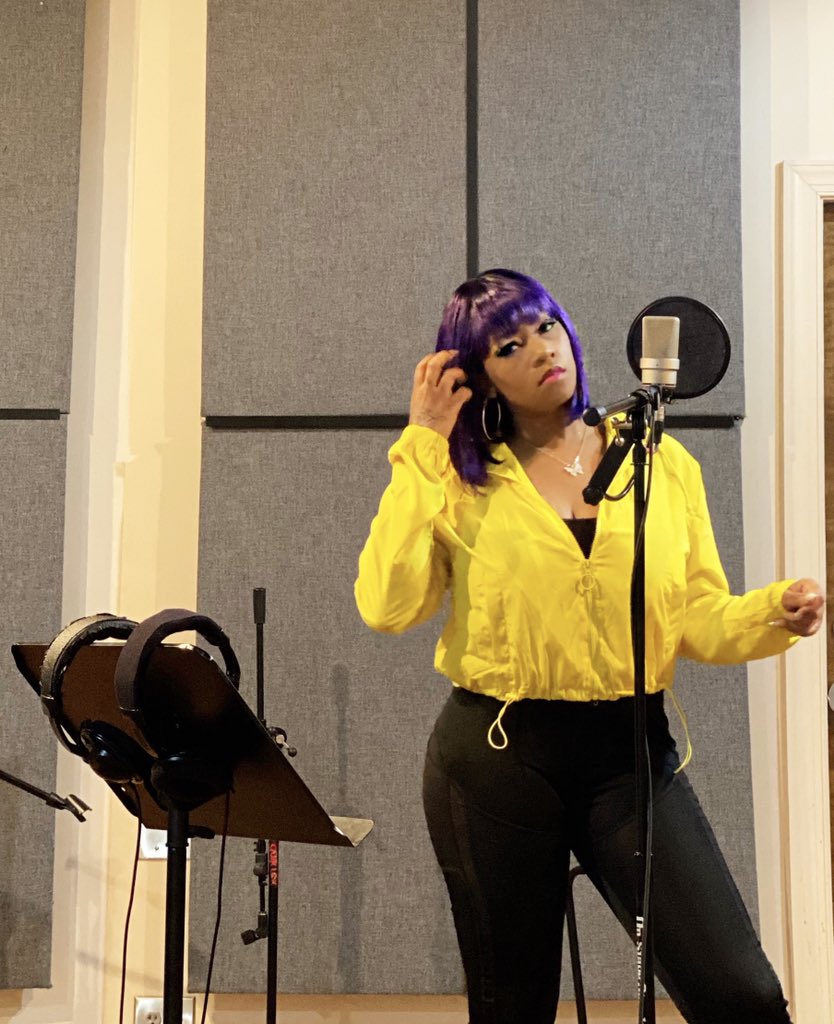 enviroyal's tweet photo. ๐๐๐ง.....IM COMIN๐๐....โ๏ธROYAL SEASONโ๏ธ
#envi #enviroyal #femaleartist #multigenre #femalerapper #purplehair #purplehairdontcare #life #summer #royalnation #royalmafia #teamenvi #royalseason #onaregular #newmusicontheway #music #hiphop #rap #studio #producer #dj #studioflow https://t.co/zfR3SRQvXO