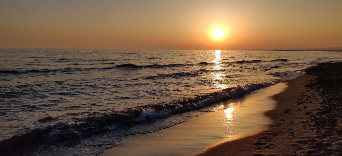 Giulia Mancini (@mancigiuli) on Twitter photo #swash motions at sunset: the best way to end a day of sediment transport #modelling #swash motions at sunset: the best way to end a day of sediment transport #modelling