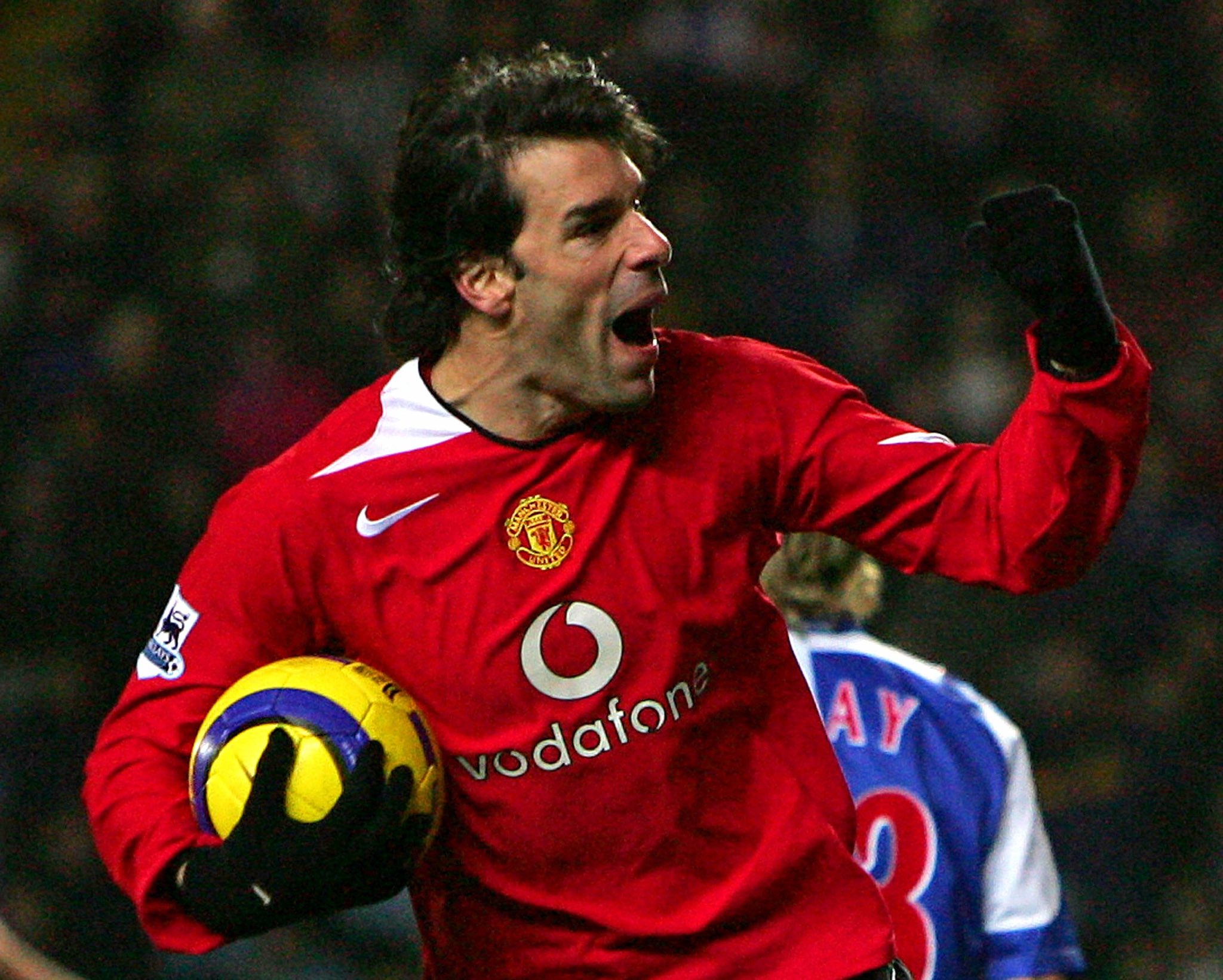 Happy 44rth birthday to Ruud van Nistelrooy. What a player he was.    