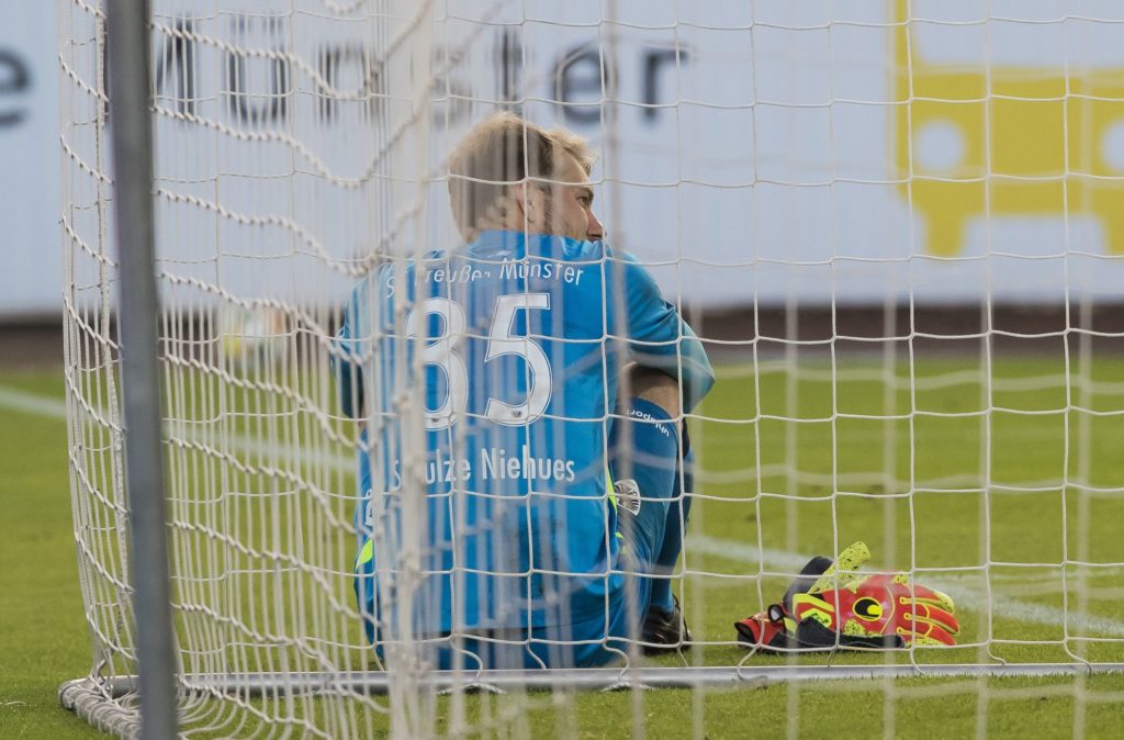 Preussen06's tweet photo. 📄 Der Spielbericht, den man nie schreiben wollte. Trotzdem arbeiten wir die 0:3-Niederlage noch einmal auf. #SCPSVM #scp06
___
https://t.co/kzDR9aycY7 https://t.co/2mOpWWxDZ9