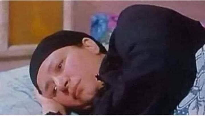 عايشة سنى وبغنى وبحب الحياة..