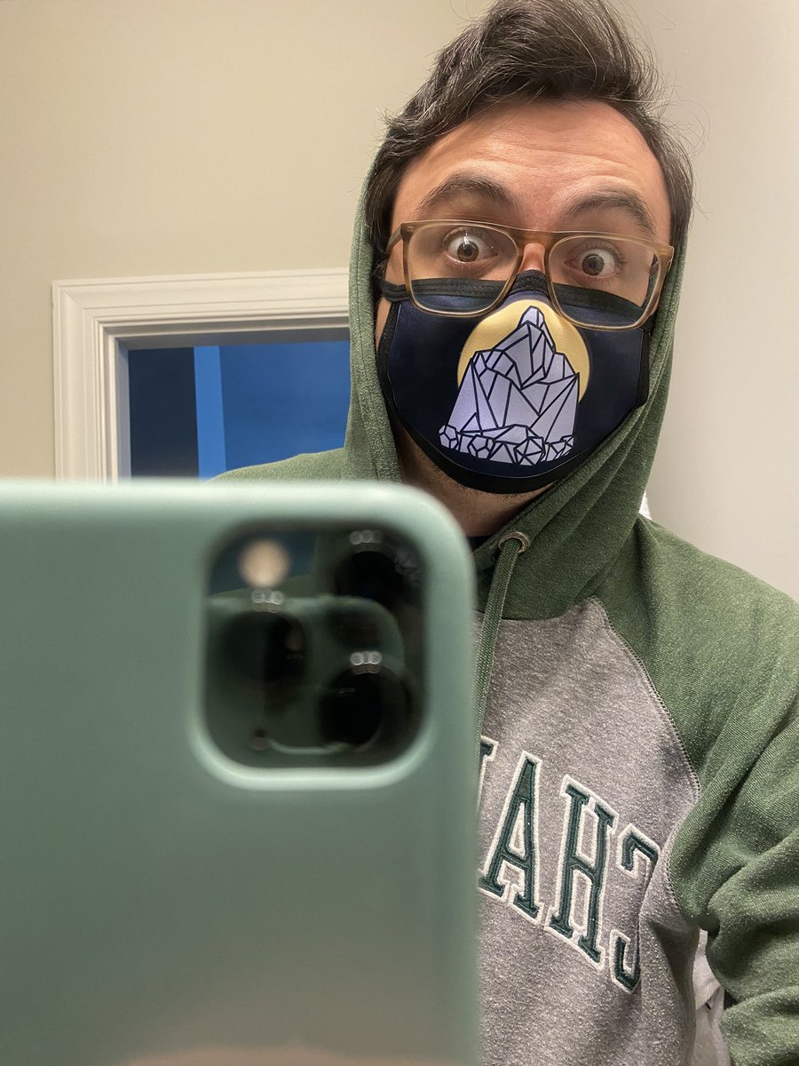 Yo these are on sale today only! Get your World of Nire mask for $8 today! 

#ttrpg #dnd #MaskUp 

teepublic.com/mask/6624052-n…